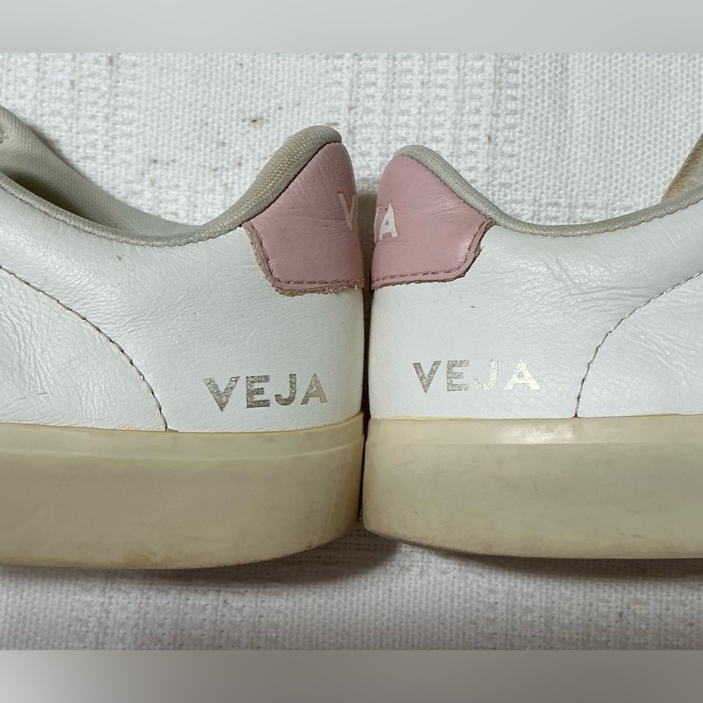 Veja Campo Leather Sneakers for Women, size 9 - Picture 10 of 13